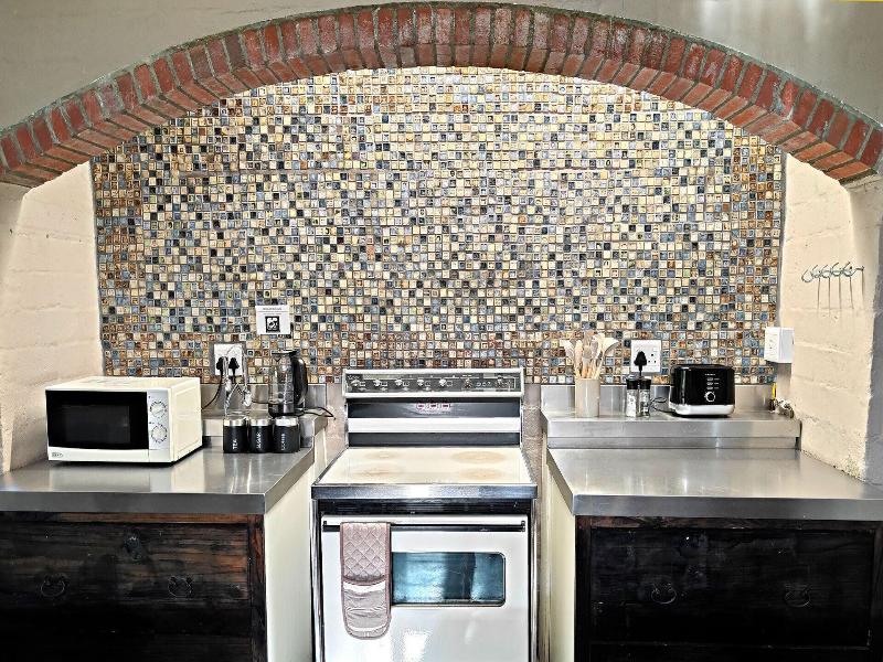 Hornbill House image