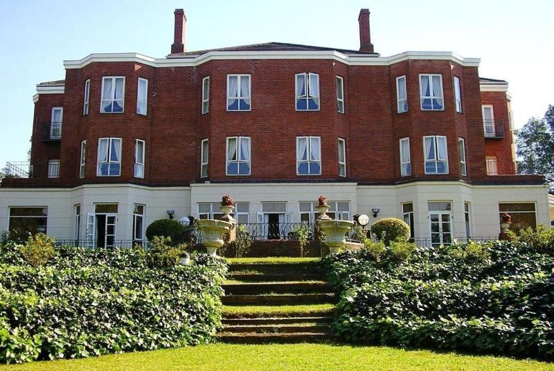 Redlands Hotel image