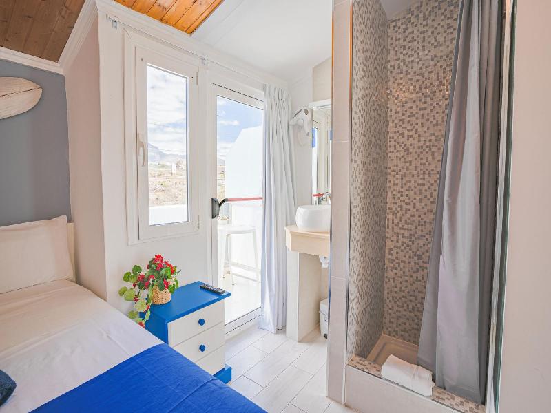Hostal Pensión Neón image