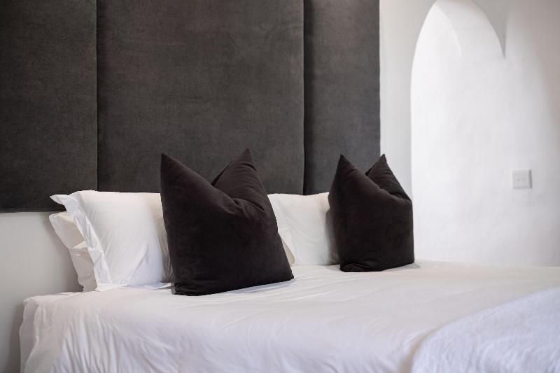 DOUBLE QUEEN SIZE BED