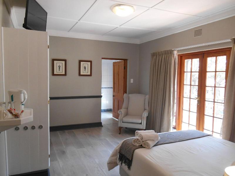 Oakwood Lodge image