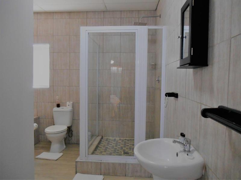 Oakwood Lodge image