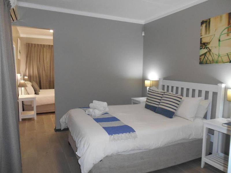 Oakwood Lodge image