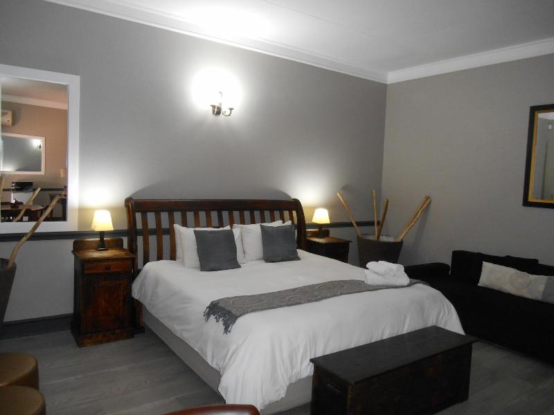 Oakwood Lodge image