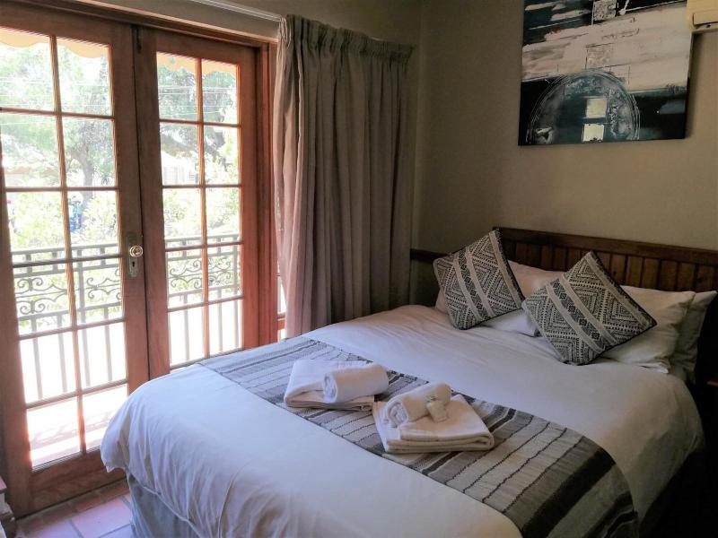 Oakwood Lodge image