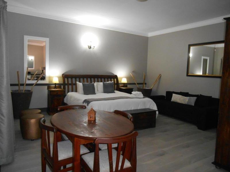 Oakwood Lodge image