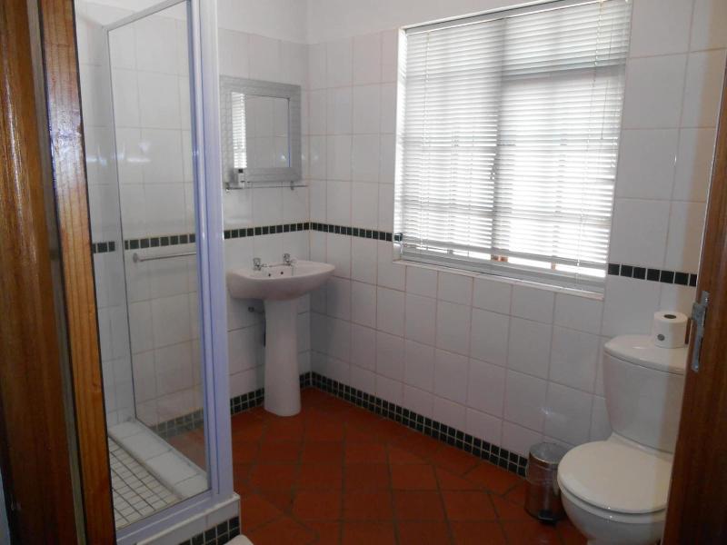Oakwood Lodge image