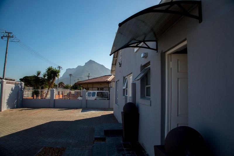 Annex Lodge — exterior view