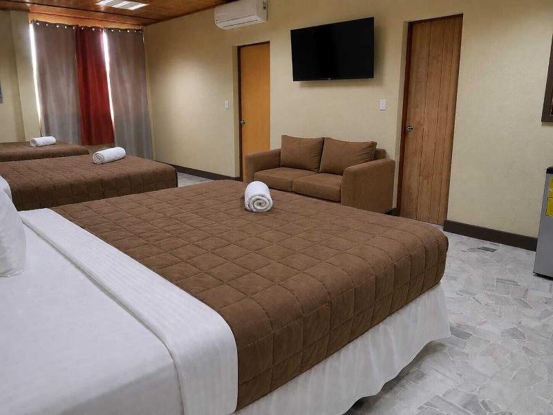 Kartagus Hotel image