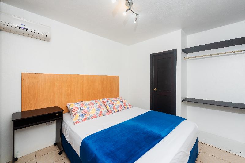 Hostal North Seymour image