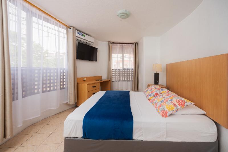 Hostal North Seymour image