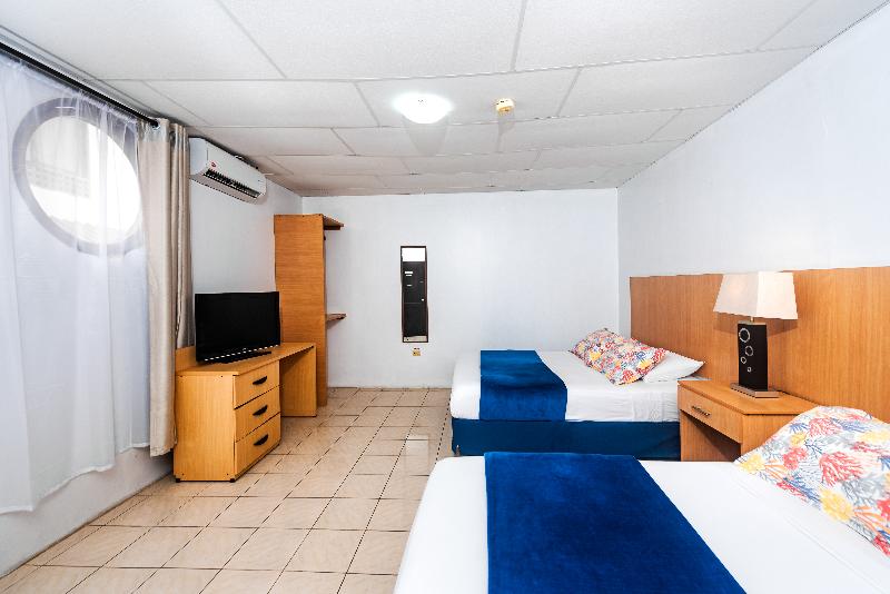 Hostal North Seymour image