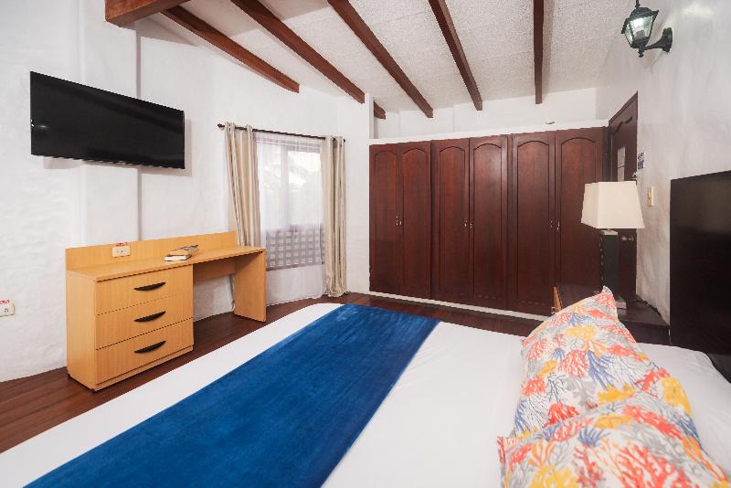 Hostal North Seymour image