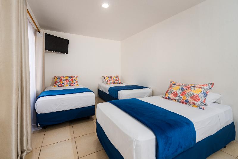 Hostal North Seymour image