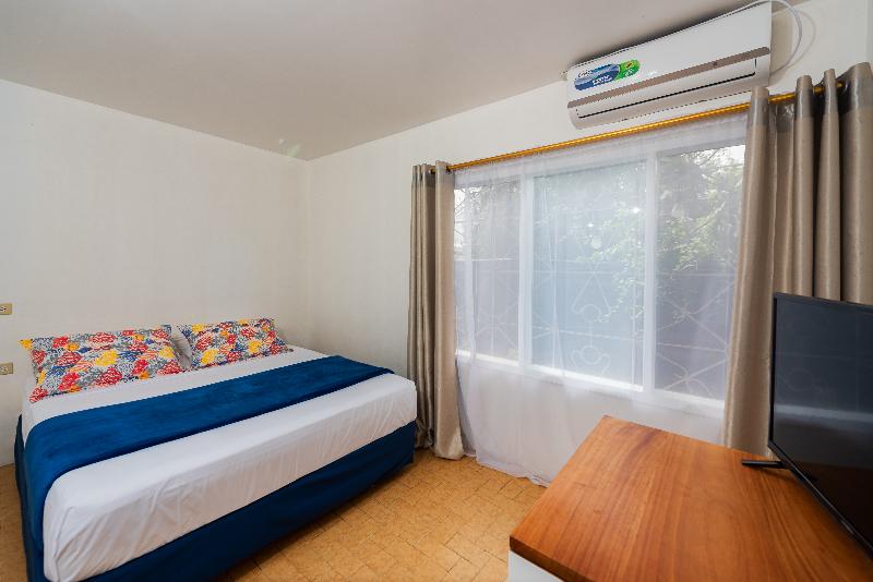 Hostal North Seymour image
