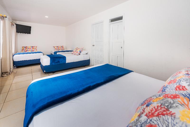 Hostal North Seymour image