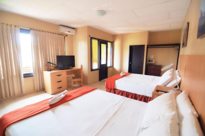 Hostal North Seymour image