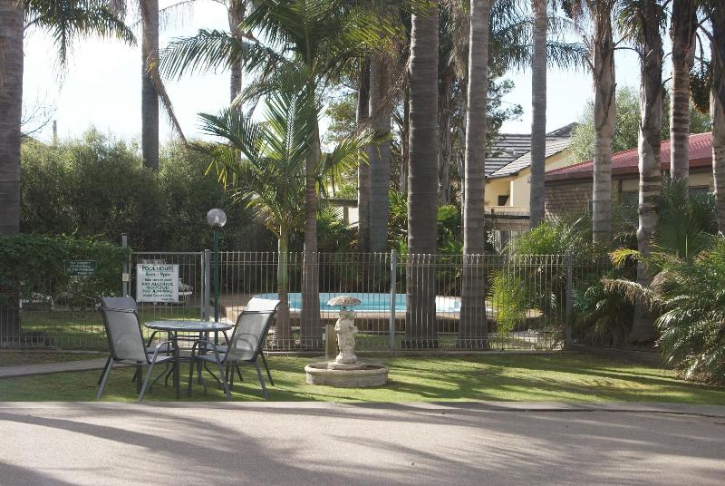 Sandbar Motel — general view
