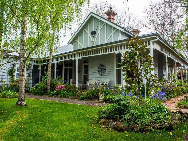 Heytesbury House image