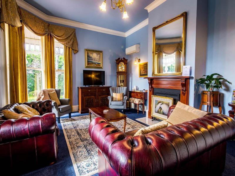 Heytesbury House image