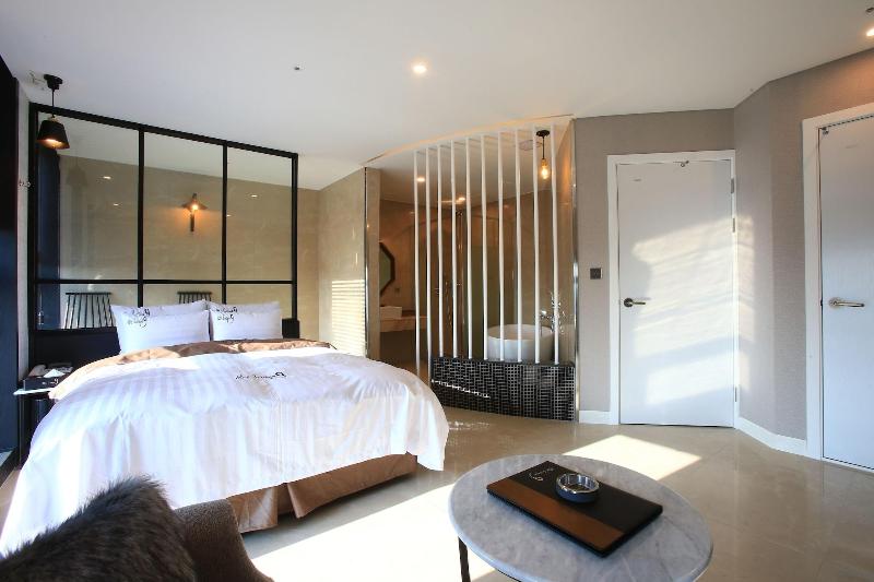 Hotel Boutique 9 Neungdong image