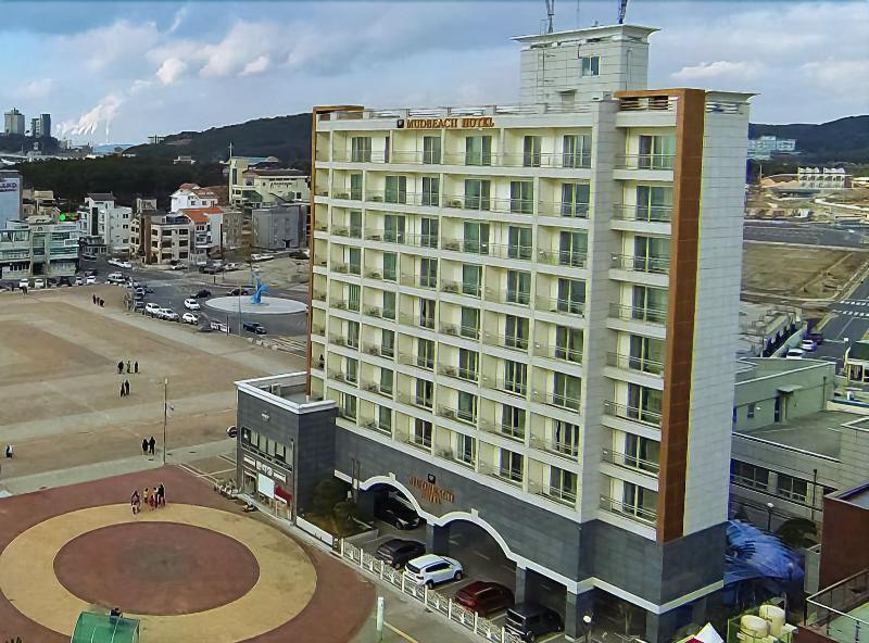 Mud Beach Hotel image