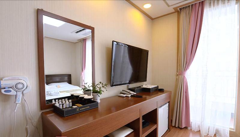 Mud Beach Hotel image