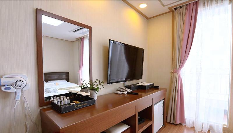 Mud Beach Hotel image