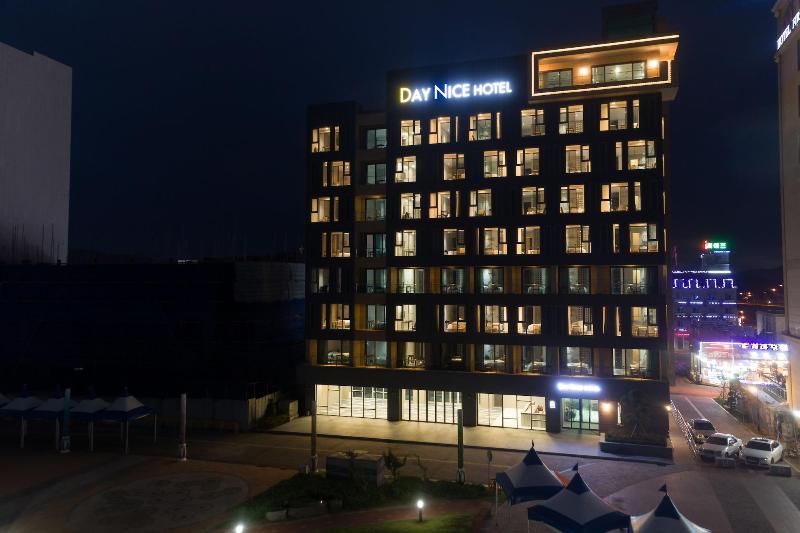 Day Nice Hotel image