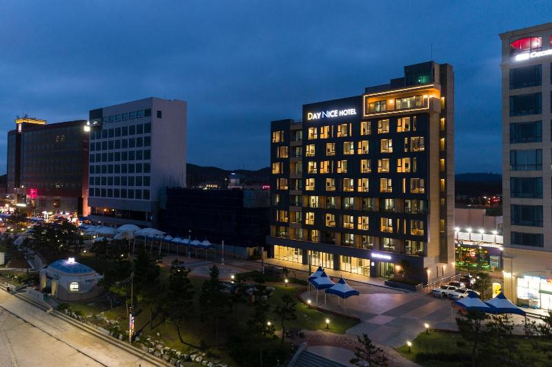 Day Nice Hotel image