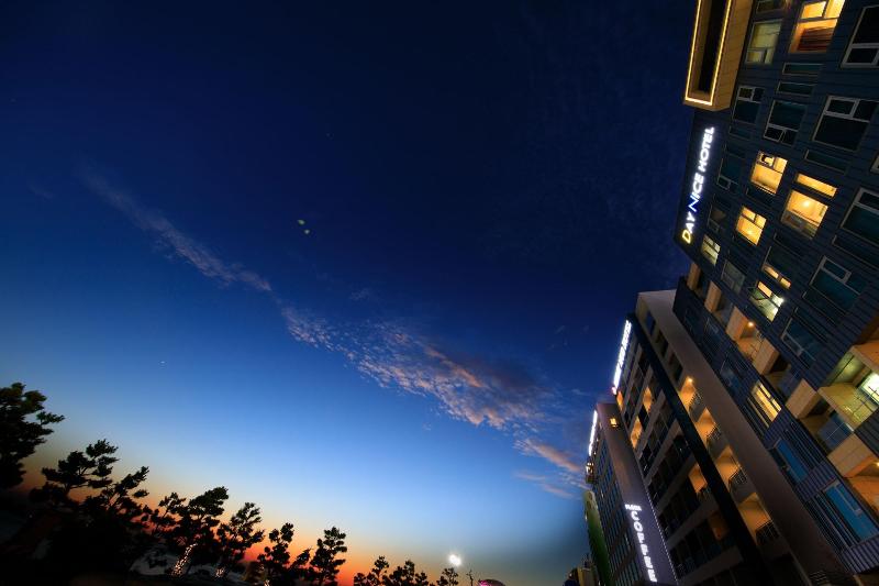 Day Nice Hotel image