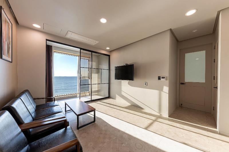 Day Nice Hotel image