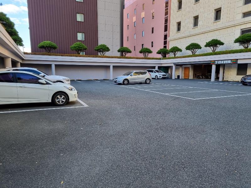 Pine Grove Hotel image