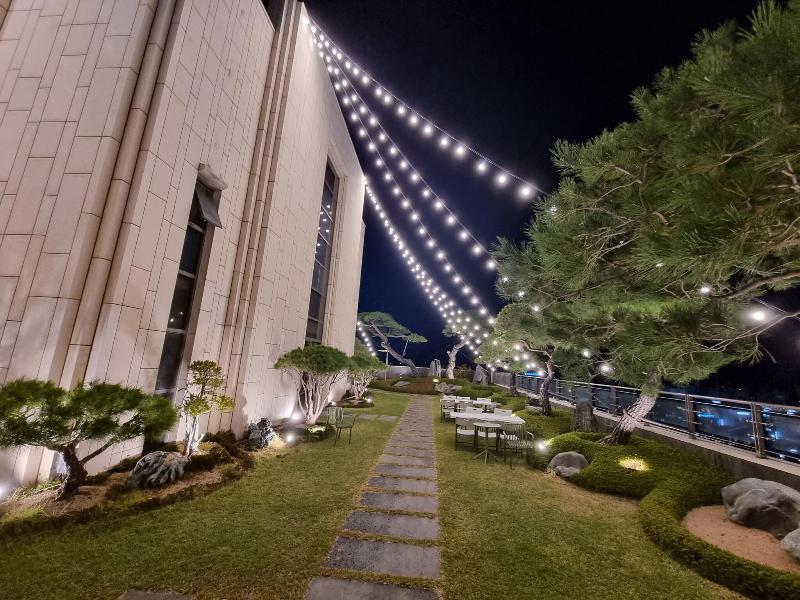 Pine Grove Hotel image