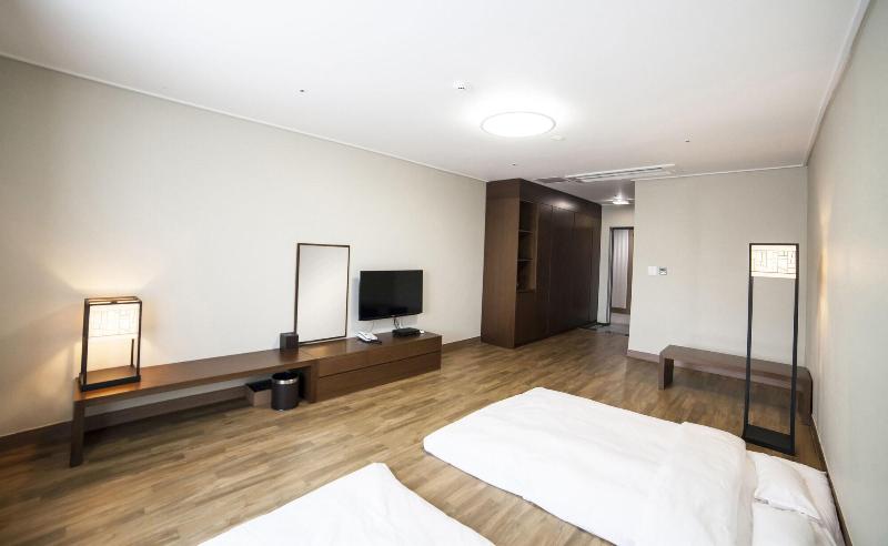 Dongwon Royal Country Club & Resort image