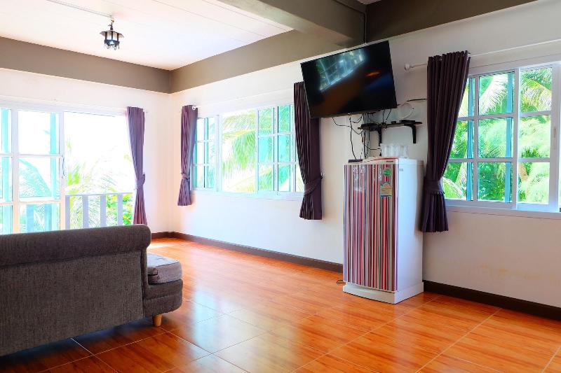 Tharadol Beach Resort image