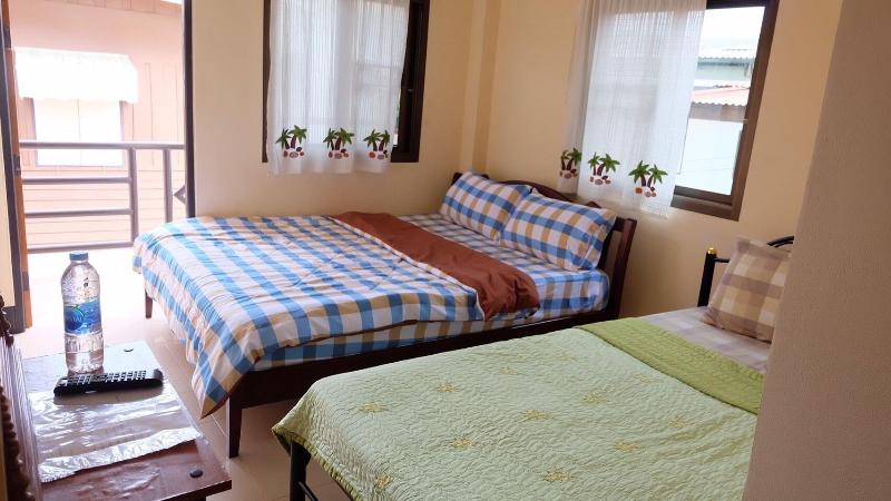 Benya Guest House Phimai image