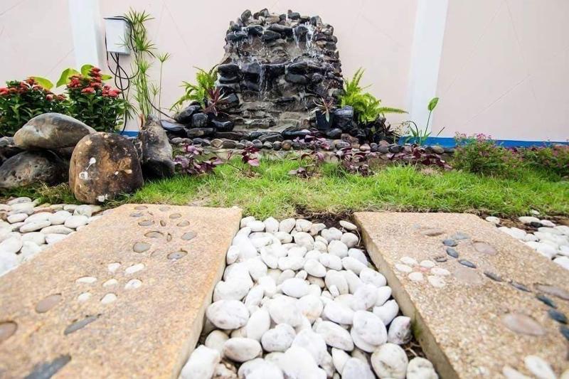 The Linux Garden Hotel image