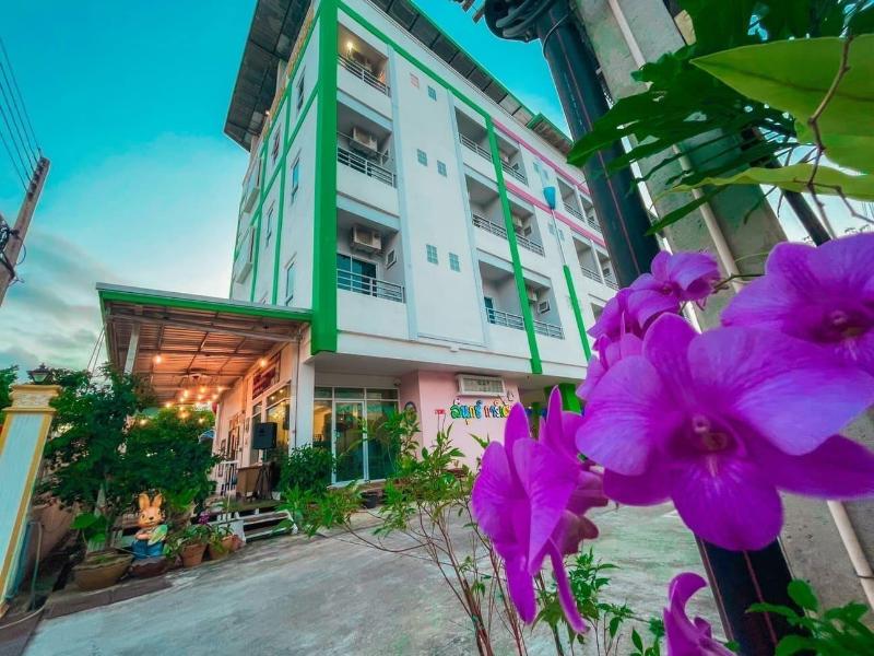 The Linux Garden Hotel image