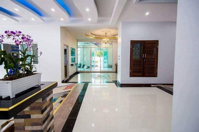 The Linux Garden Hotel image