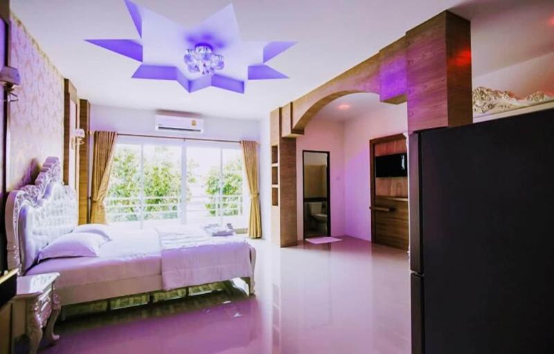 The Linux Garden Hotel image