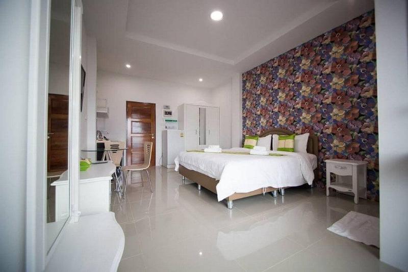 The Linux Garden Hotel image