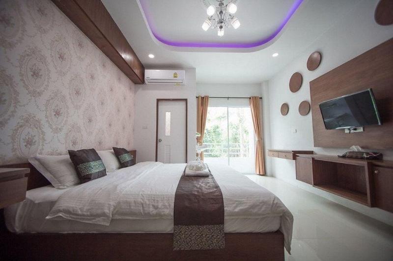 The Linux Garden Hotel image