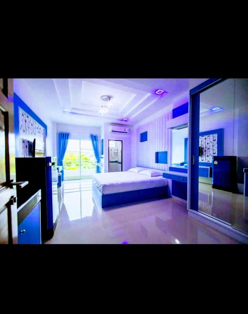 The Linux Garden Hotel image