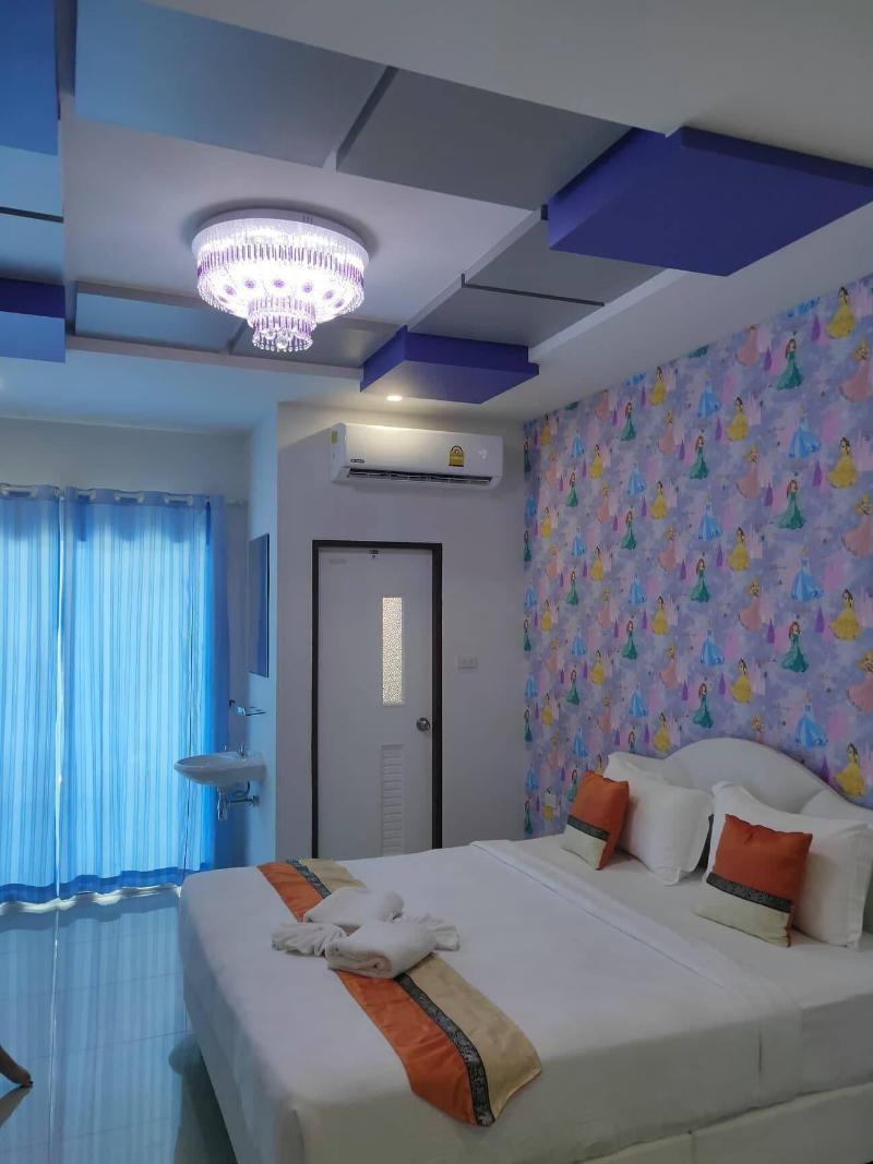 The Linux Garden Hotel image
