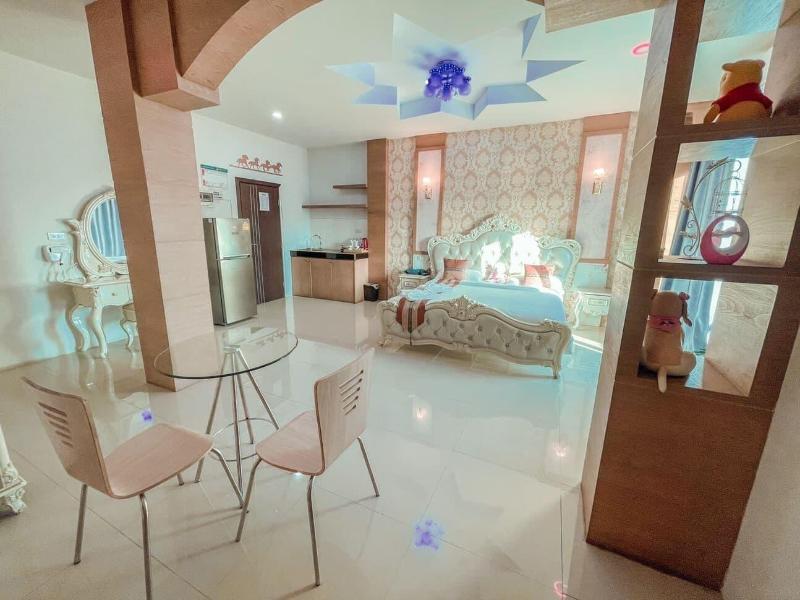 The Linux Garden Hotel image