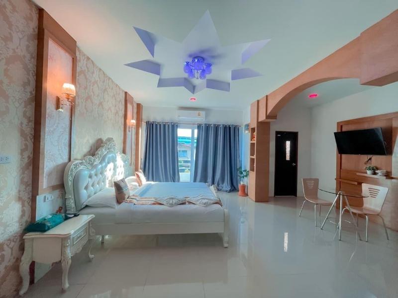 The Linux Garden Hotel image