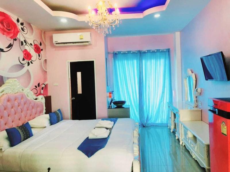 The Linux Garden Hotel image