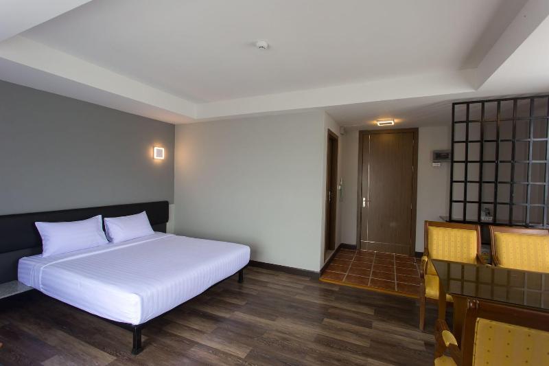 Iron Resort&Hotel image
