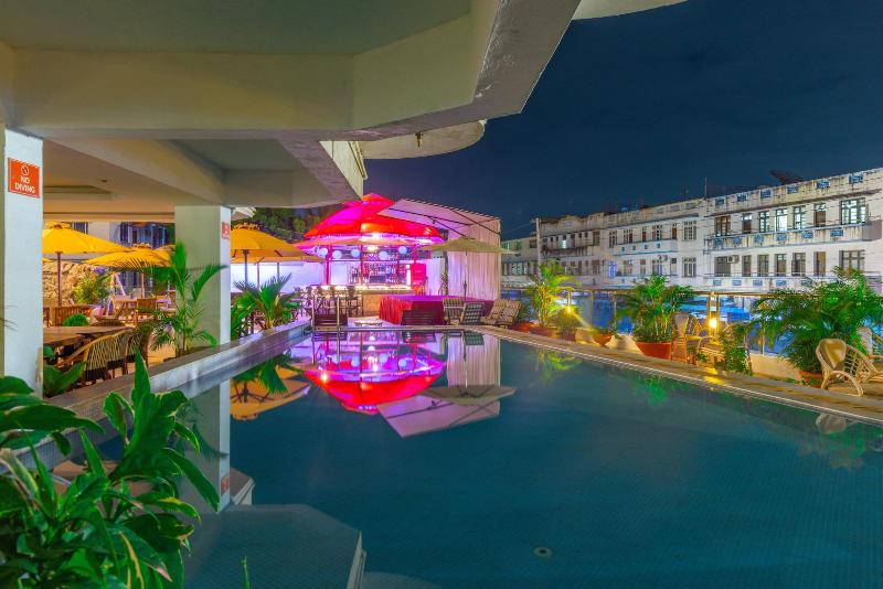 Hotel Sapphire image